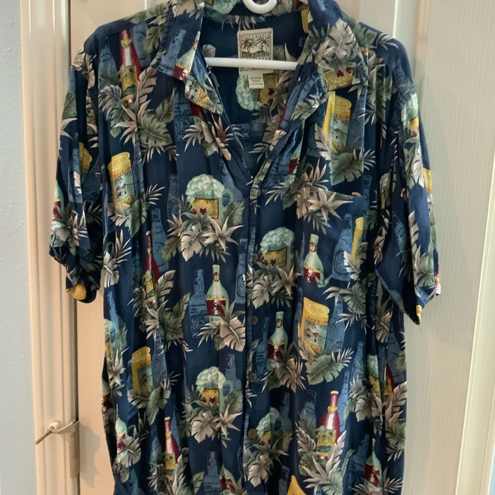 Steve & Barry’s Classic Hawaiian button down shirt